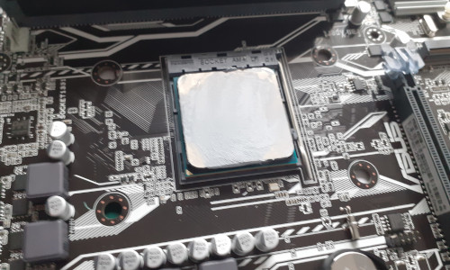 Messy thermal paste